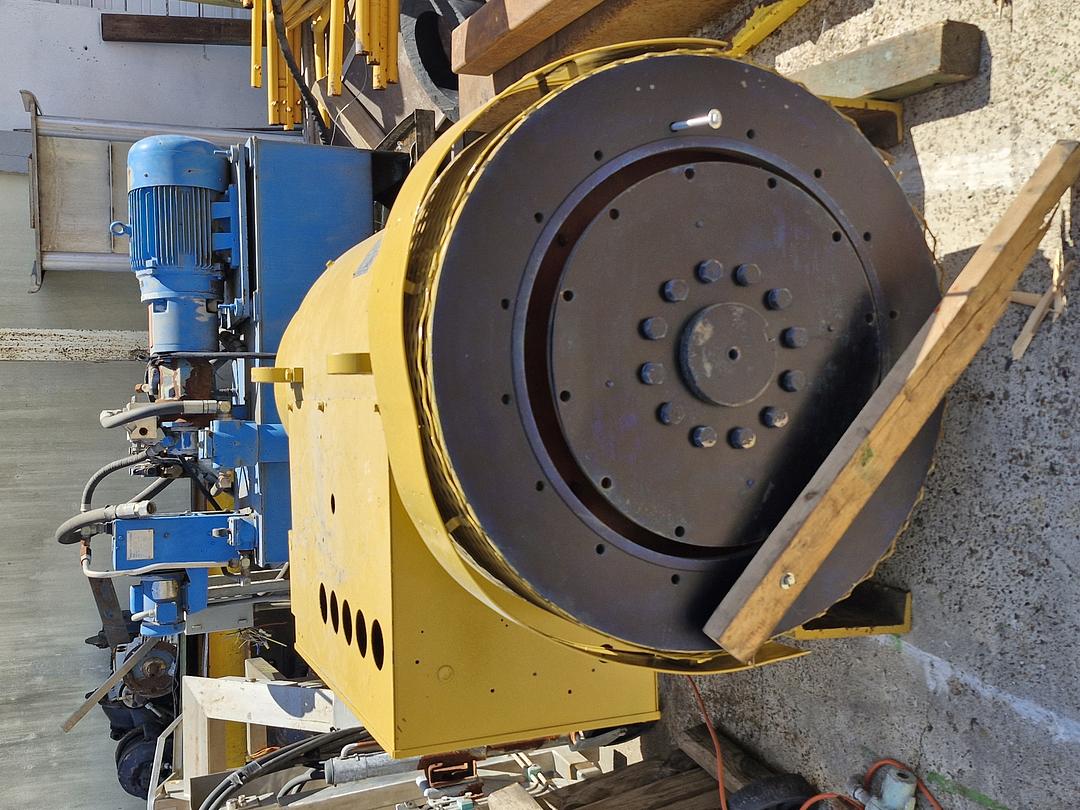 Kato Engineering 560 kW AC Generator End - Image 2