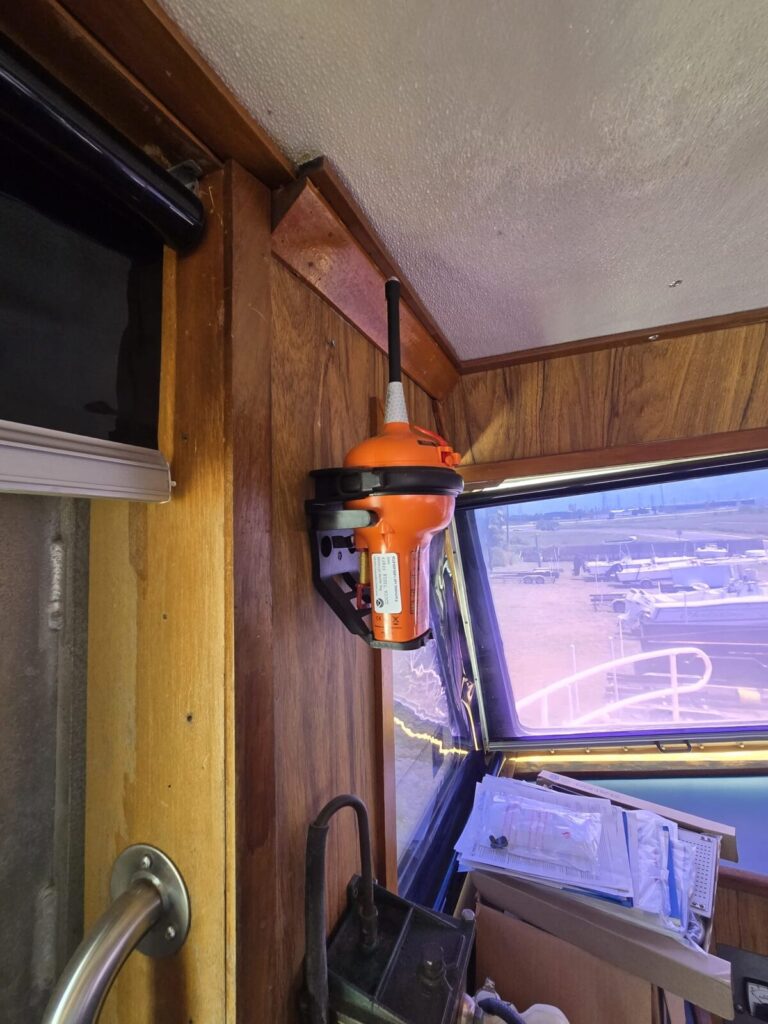 EPIRB: Jatron Tron 60GPS